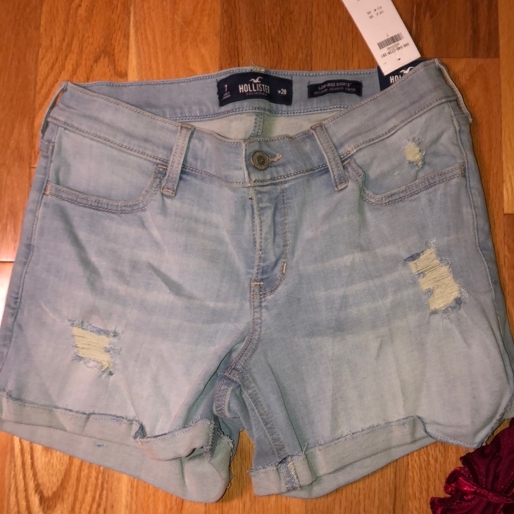 Hollister light wash low rise shorts BRAND NEW
